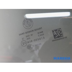 Alfa Romeo - Stelvio - Vitre portière 4portes arrière droite