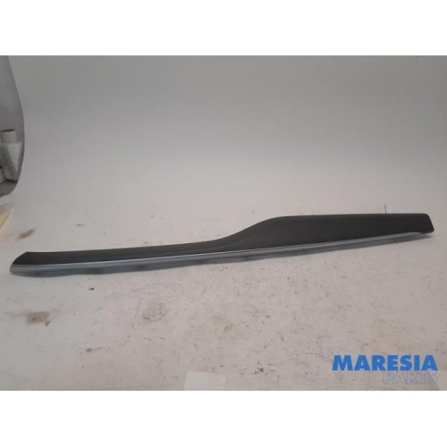 Alfa Romeo - Stelvio - Dashboard decoration strip