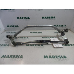 Peugeot - 207 - Wiper mechanism