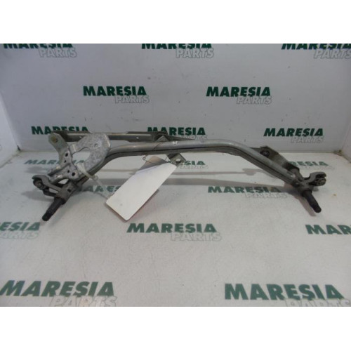 Peugeot - 207 - Wiper mechanism