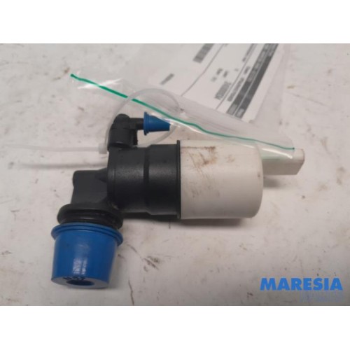 Peugeot - RCZ - Windscreen washer pump