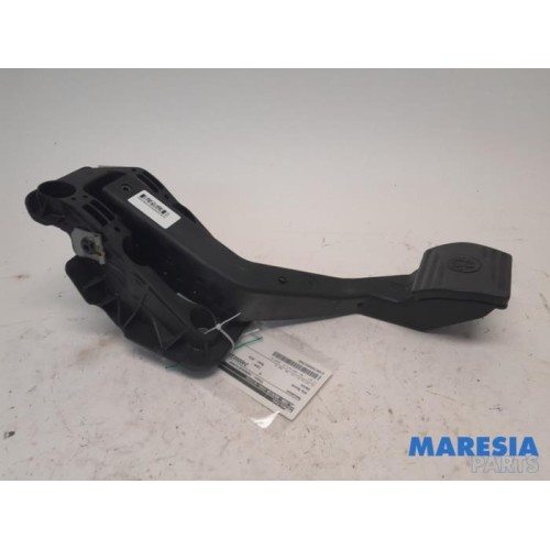 Alfa Romeo - Stelvio - Brake pedal