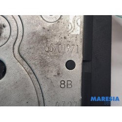 Fiat - 500 - Tailgate lock mechanism