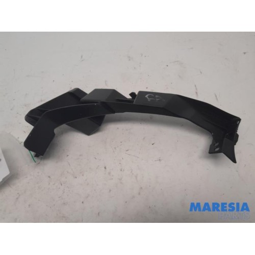 Alfa Romeo - Stelvio - Rear bumper bracket, right