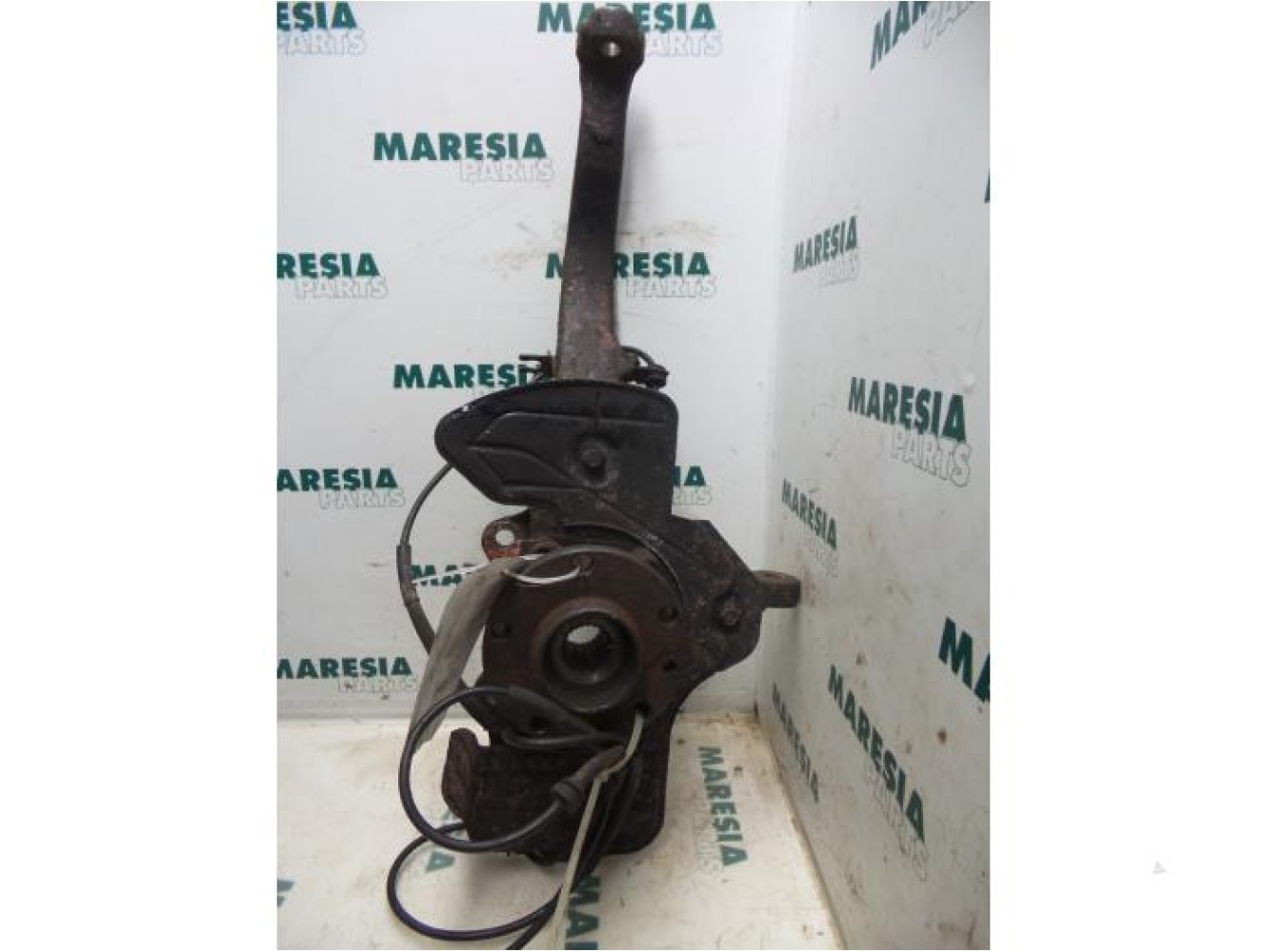 Alfa Romeo - 156 - Achsschenkel links vorne