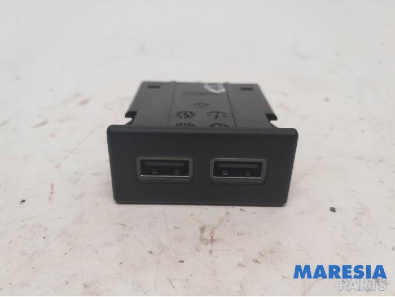 Alfa Romeo - Stelvio - AUX/USB aansluiting