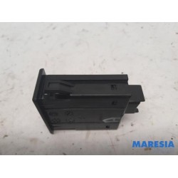 Alfa Romeo - Stelvio - AUX/USB aansluiting