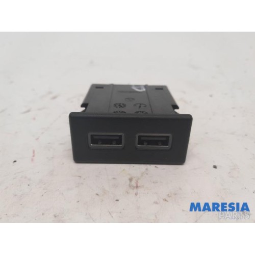 Alfa Romeo - Stelvio - AUX / USB connection