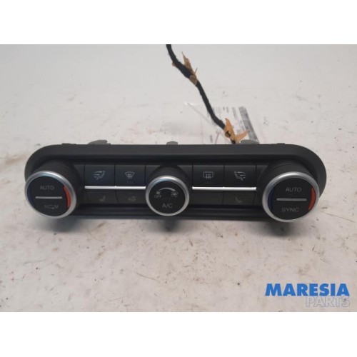 Alfa Romeo - Stelvio - Heater control panel