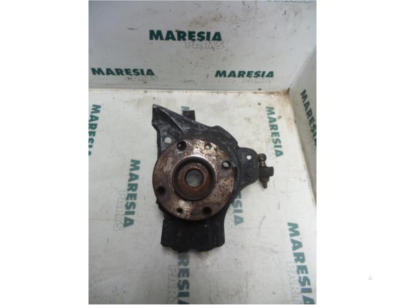 Alfa Romeo - 145/146 - Achsschenkel links vorne