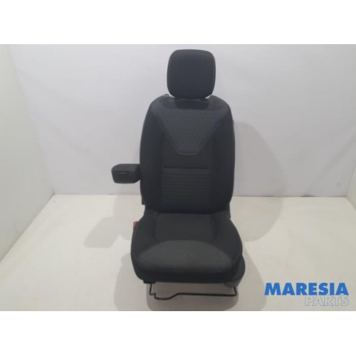 Renault - Clio - Seat, left