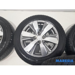 Peugeot - 2008 - Sportvelgenset + banden