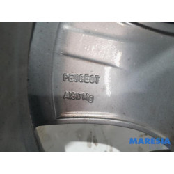 Peugeot - 2008 - Sportvelgenset + banden