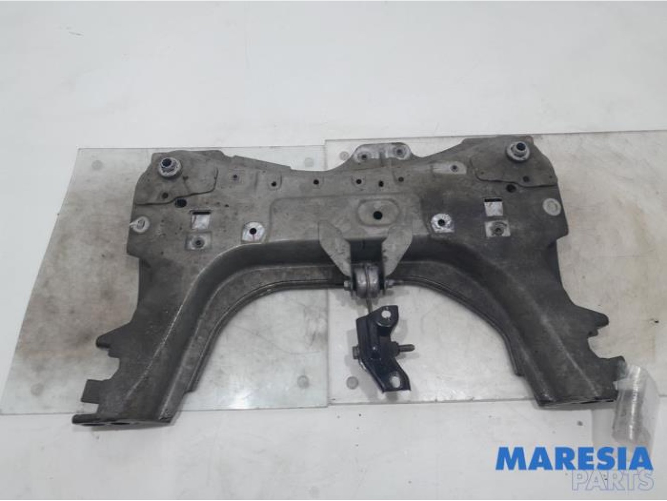 Renault - Clio - Subframe