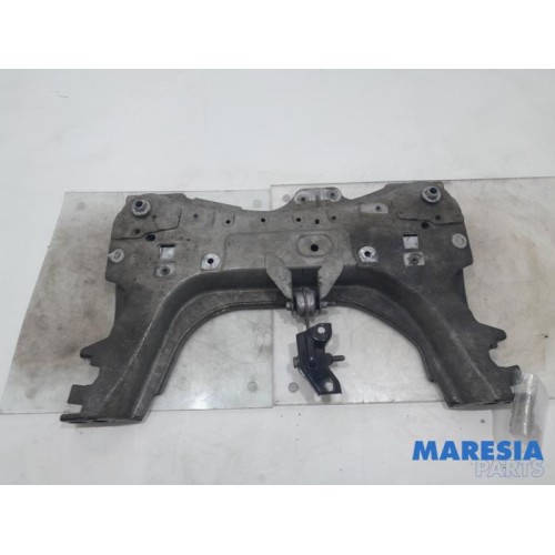 Renault - Clio - Subframe