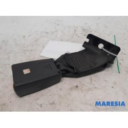 Fiat - 500 - Insertion ceinture de sécurité arrière droite