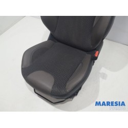 Peugeot - 2008 - Sitz rechts