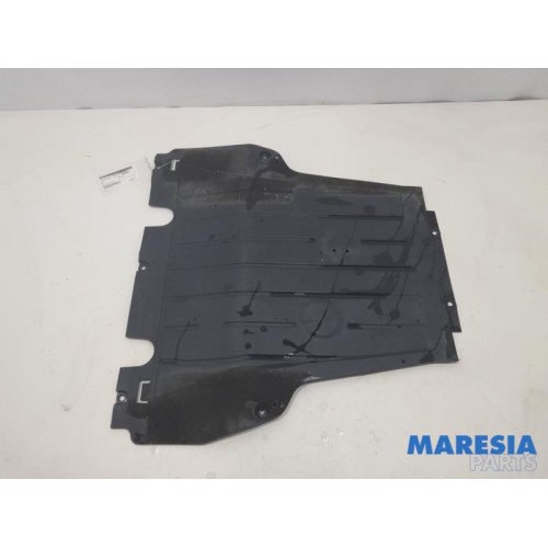 Renault - Clio - Engine protection panel