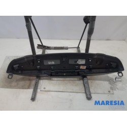 Renault - Clio - Spoiler tailgate