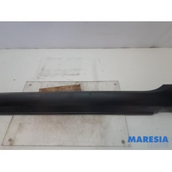 Peugeot - 2008 - Afdeklijst dorpel links