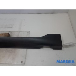 Peugeot - 2008 - Afdeklijst dorpel links