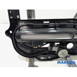 Peugeot - 2008 - Sliding headliner mechanism