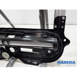 Peugeot - 2008 - Sliding headliner mechanism