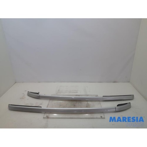 Peugeot - 2008 - Roof rail kit