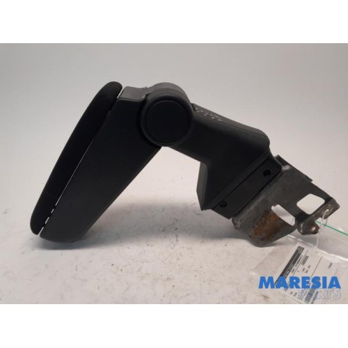 Fiat - Punto - Armrest