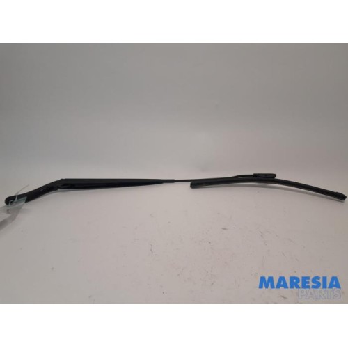 Peugeot - Expert - Front wiper arm