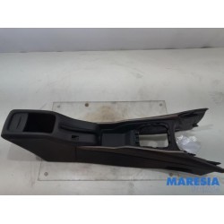 Peugeot - 2008 - Middle console
