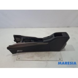 Peugeot - 2008 - Middle console