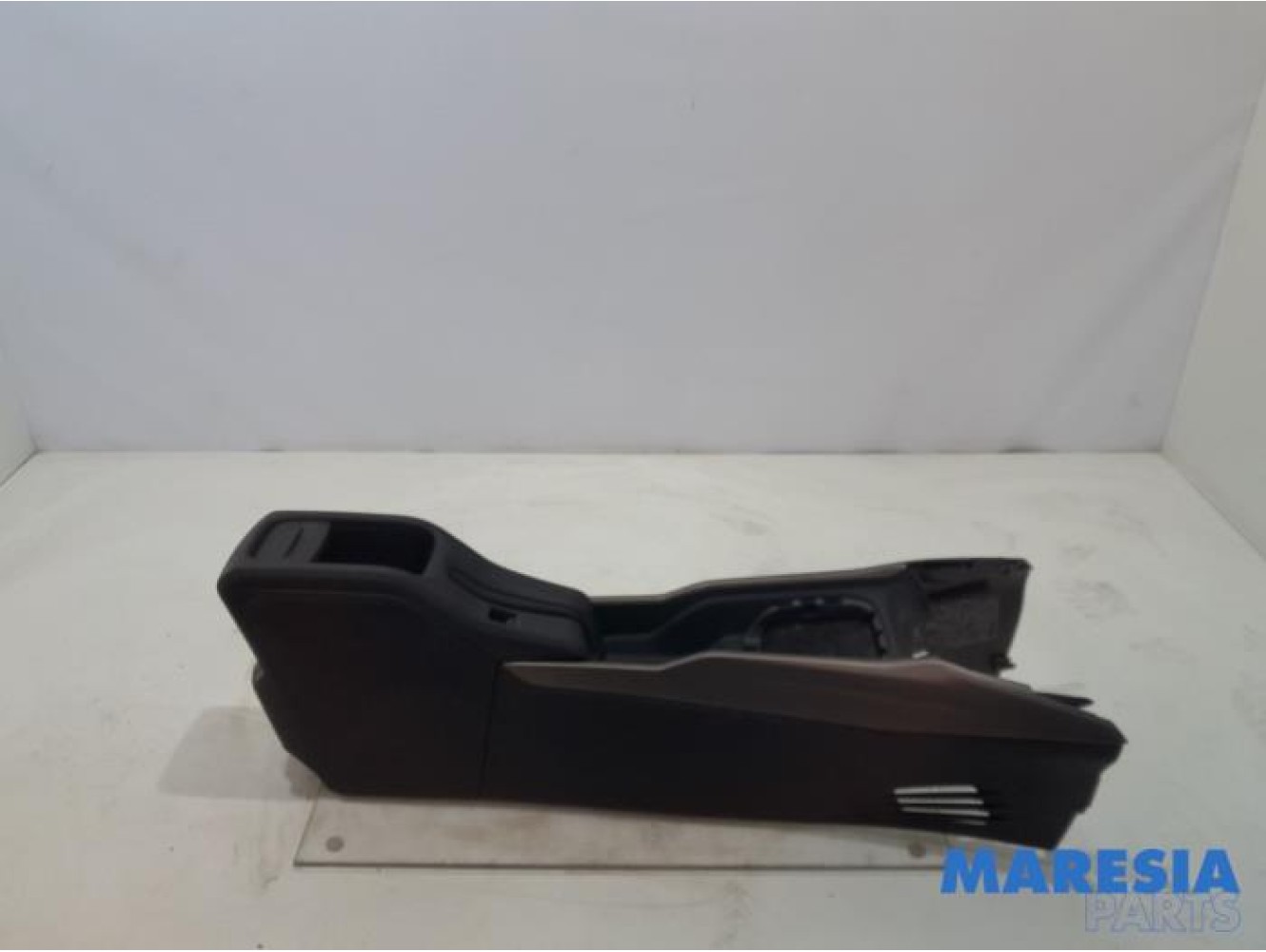 Peugeot - 2008 - Middle console
