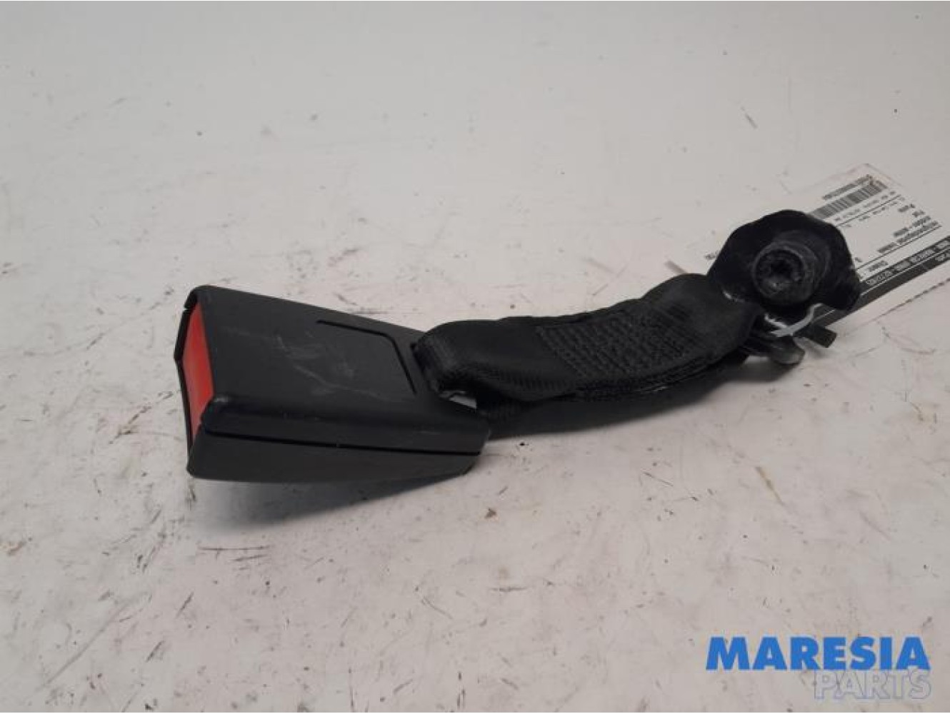 Fiat - Punto - Insertion ceinture de sécurité arrière centre