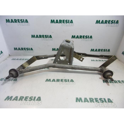 Peugeot - 206 - Wiper mechanism