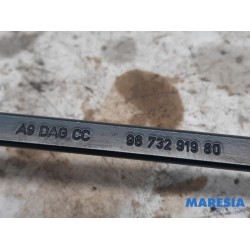 Peugeot - 2008 - Front wiper arm