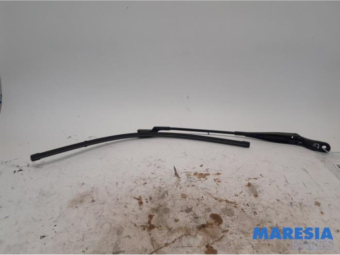 Peugeot - 2008 - Front wiper arm
