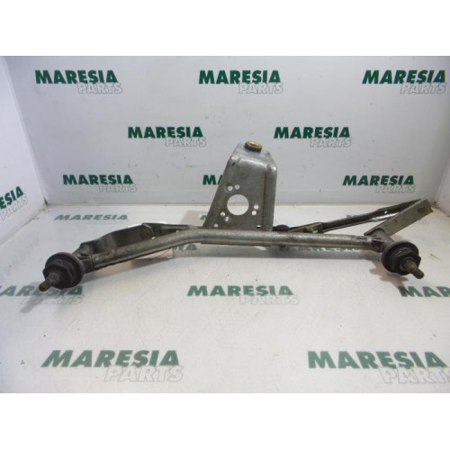 Peugeot - 206 - Wiper mechanism