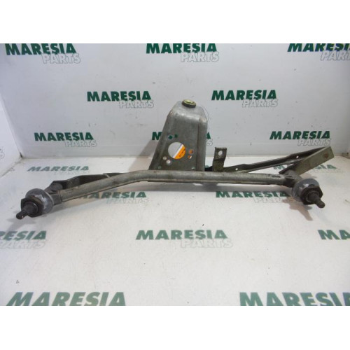 Peugeot - 206 - Wiper mechanism