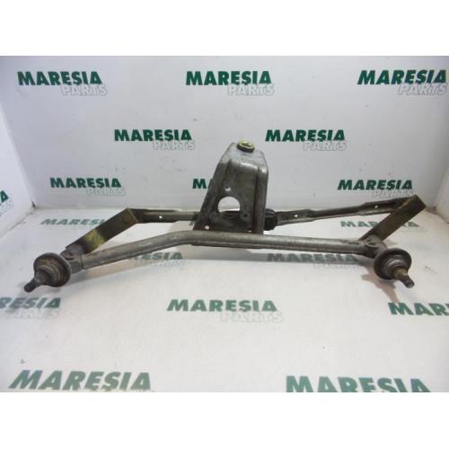 Peugeot - 206 - Wiper mechanism