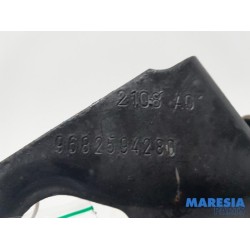 Citroen - C5 - Front upper wishbone, right
