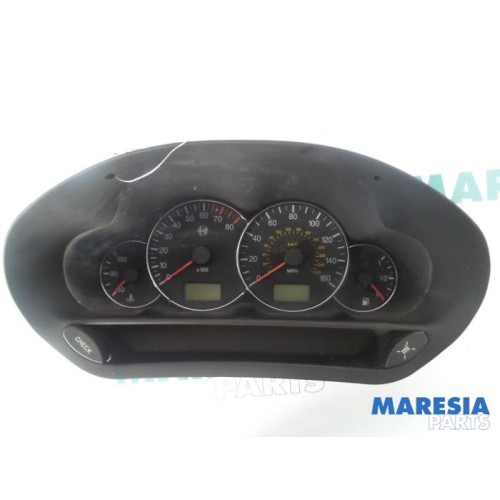 Alfa Romeo - 166 - Instrumentenbrett
