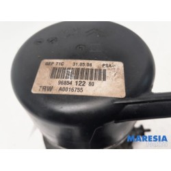 Citroen - C5 - Power steering pump