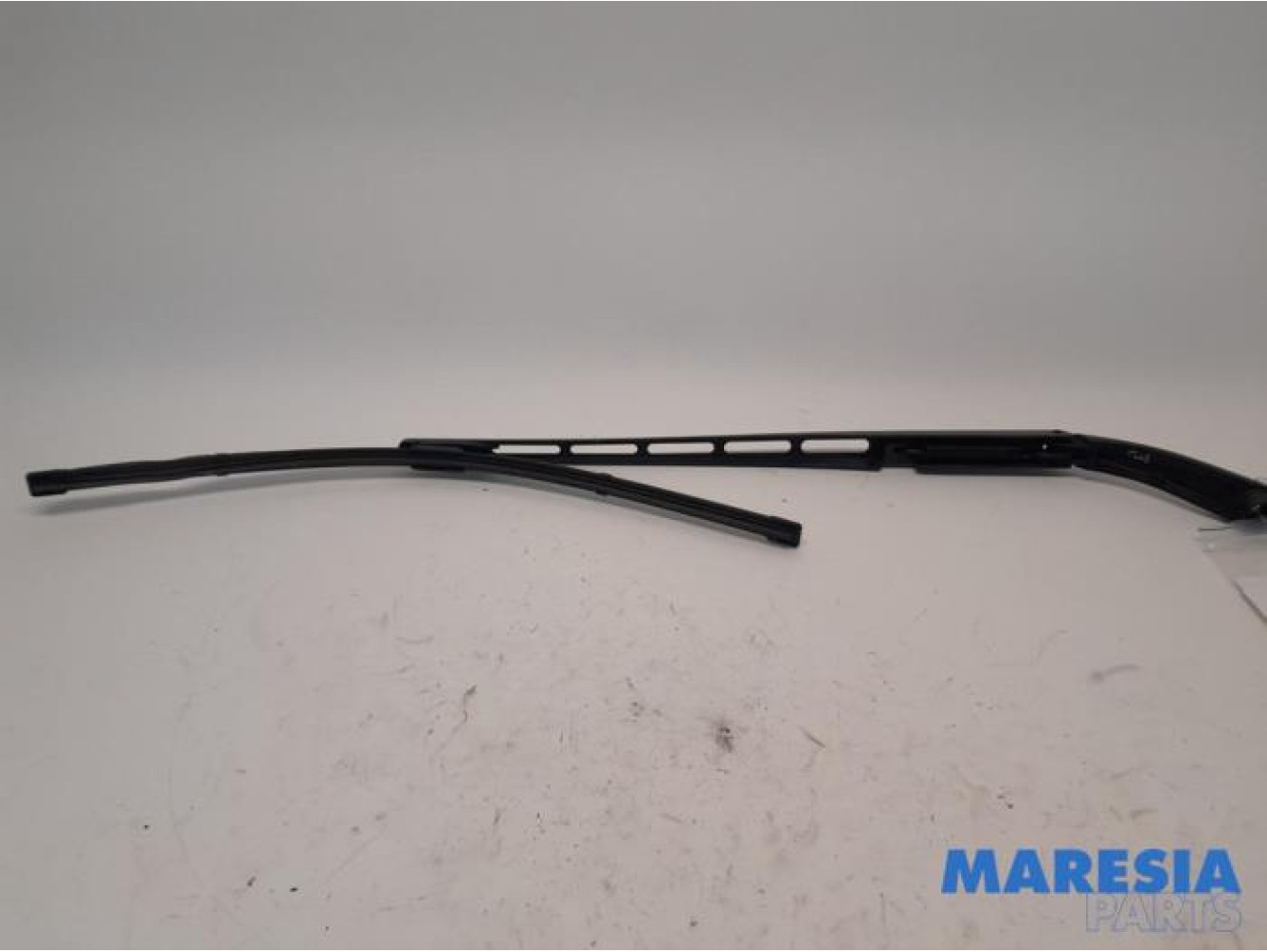 Citroen - C5 - Front wiper arm