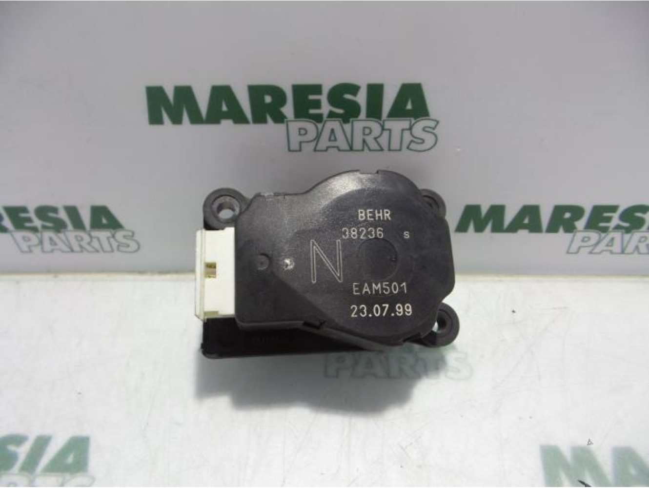 Peugeot - 206 - Heater valve motor