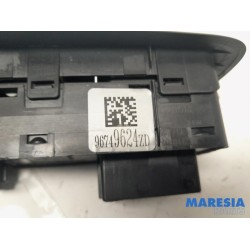 Peugeot - 2008 - Multi-functional window switch