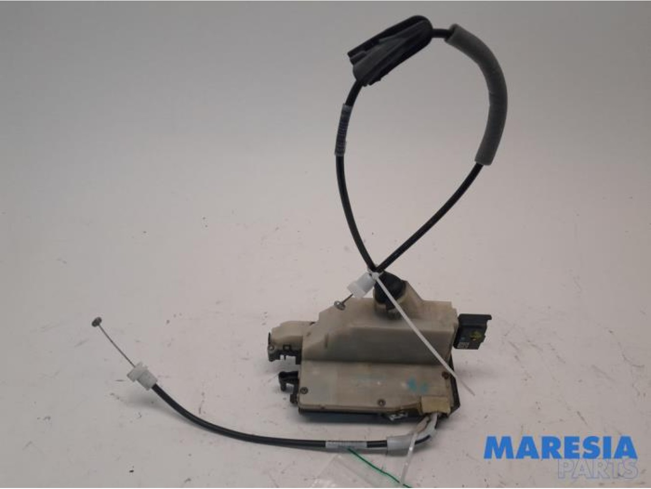 Peugeot - 2008 - Front door lock mechanism 4-door, right