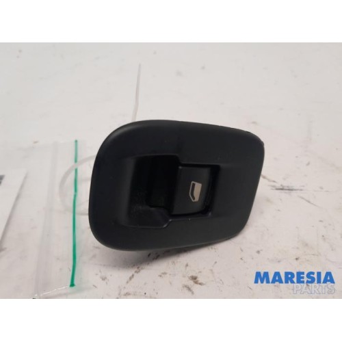 Peugeot - 2008 - Electric window switch