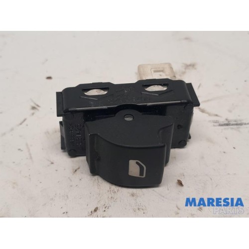 Peugeot - 2008 - Electric window switch