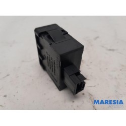 Peugeot - 2008 - AIH headlight switch